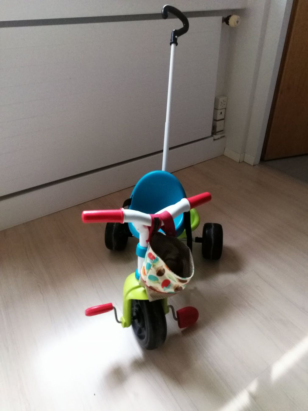 Smoby Fahrzeuge für Kinder: Kinder Velo zum Selberfahren oder Schieben – Gebraucht aus Horn von Corazon15 2