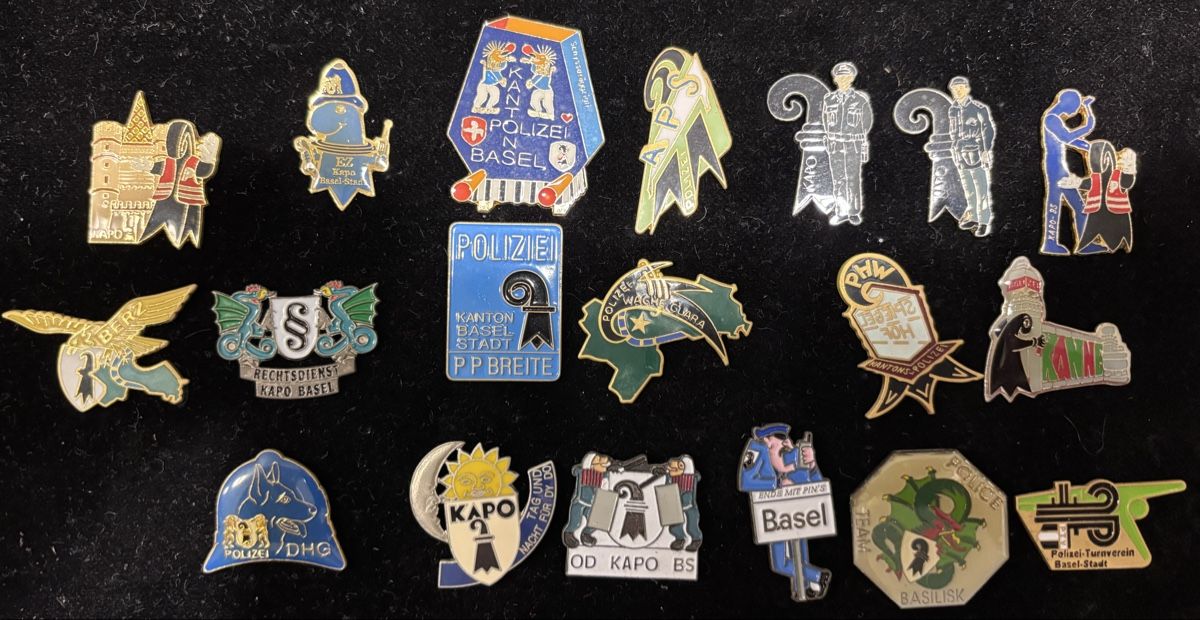 Placchette & Badge: Pin Kantonspolizei Baselstadt – Usato da Lausen venduto da Eclipse4
