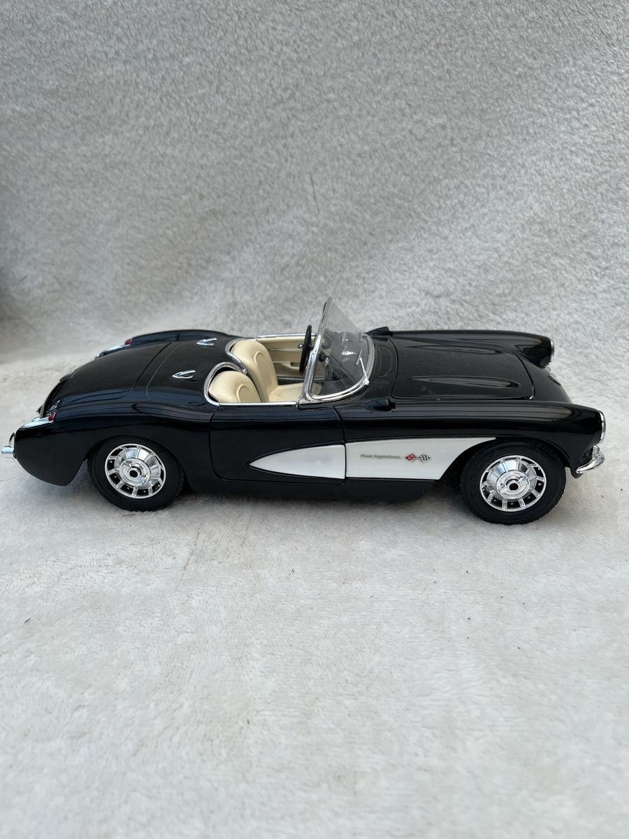 Chevrolet Modellini d'auto: Chevrolet Corvette – Nuovo e nell'imballaggio originale da Oberweningen venduto da mer_2yn9 5