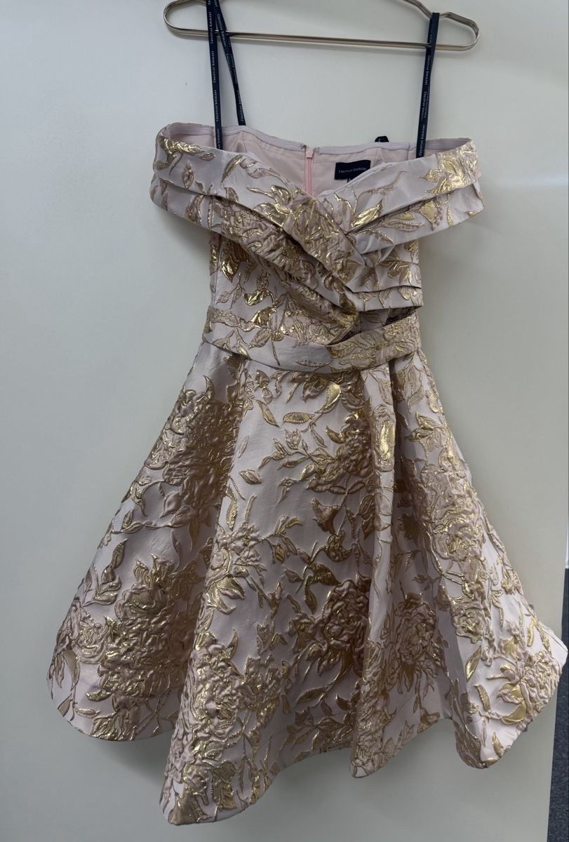 Vestiti: Elegantes Kleid mit Goldmuster - Grösse 32 – Nuovo e nell'imballaggio originale da Windisch venduto da Mencik16