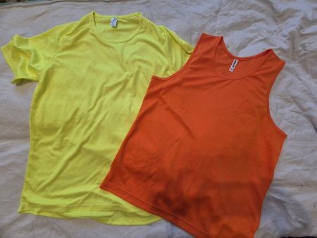 2 Sportshirt L   gelb mit Ärmel, orange ohne, div. Marken