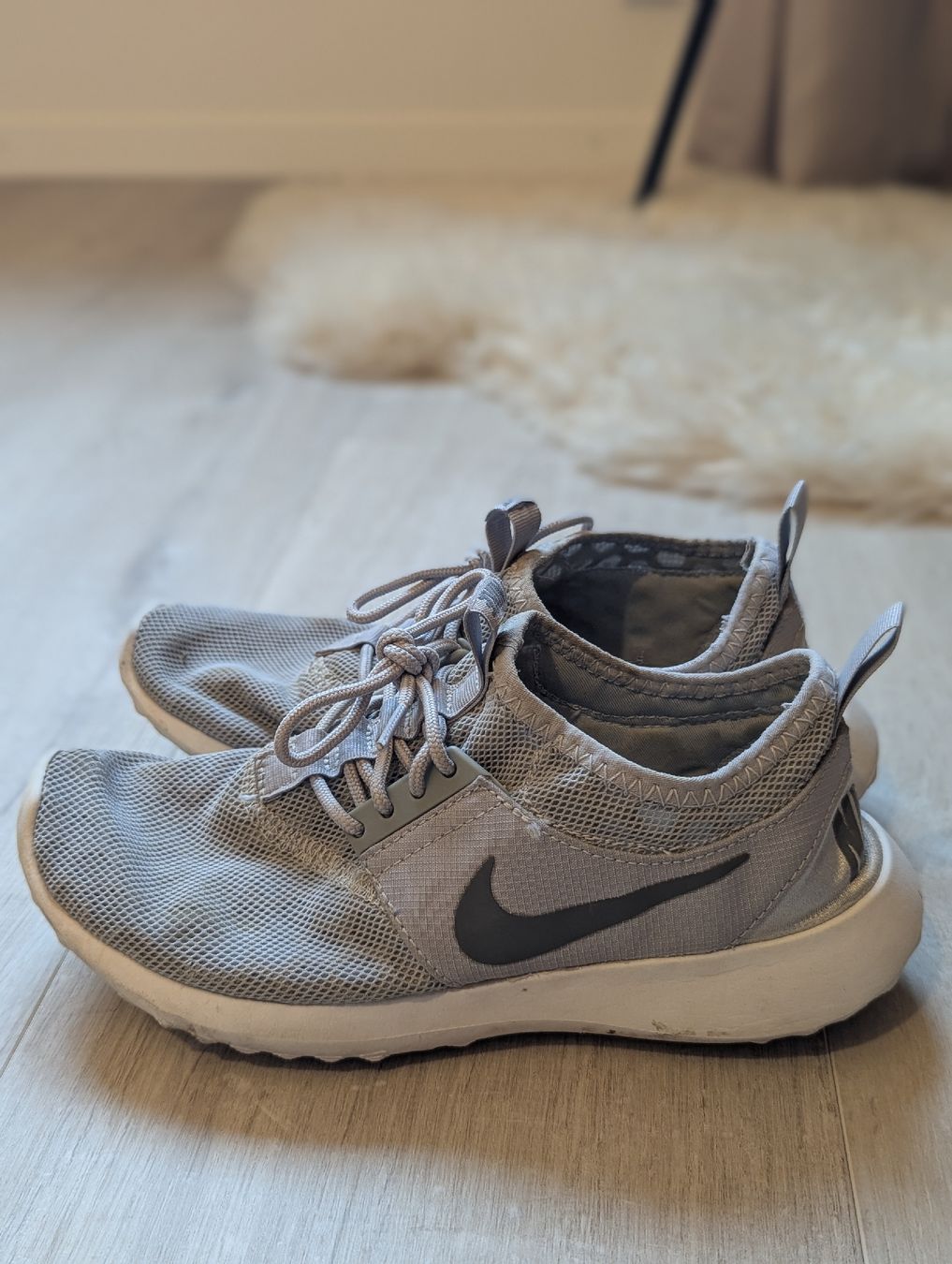 Nike Scarpe da uomo: Nike Roshe One Sneakers - Size 36 EU - Light Grey – Usato da Schlieren venduto da maseam 1