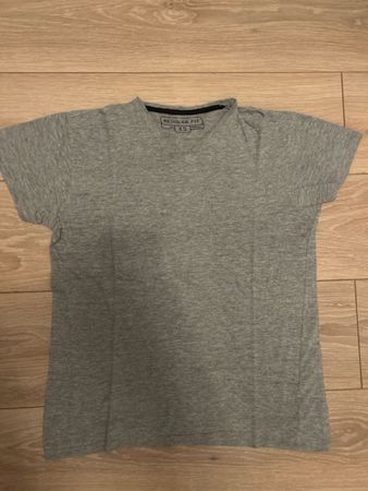 T-shirt col en V gris coupe droite taille XS