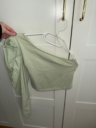 Stylisches One-Shoulder Shirt Gr. S