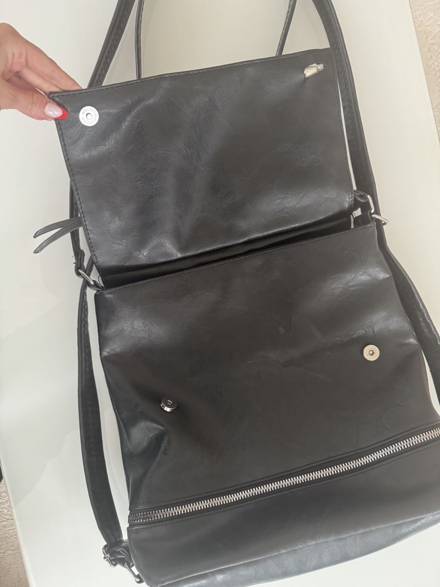 Borse da donna: Schwarze Handtasche/Rucksack 2in1 – Usato da St. Margrethen SG venduto da des_lb7v 1