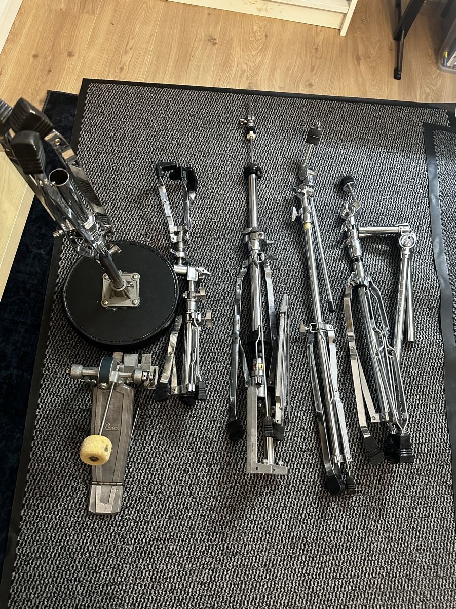 Strumenti musicali: Pearl DX Serie Drumset – Usato da Oftringen venduto da Brobea6 7