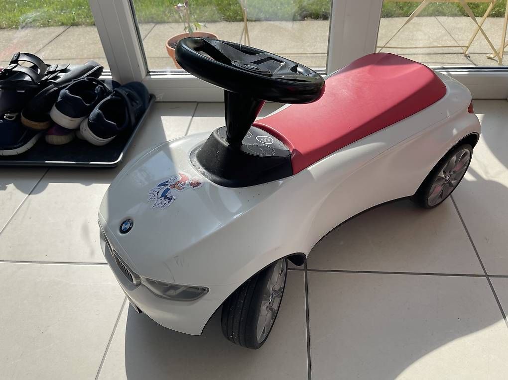 Fahrzeuge für Kinder: BMW rutschauto – Gebraucht aus Rothenfluh von Lucio.S01 1