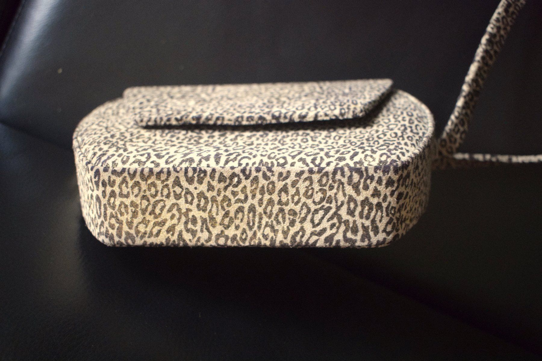 Borse da donna: Coole Umhängetasche Leopard Muster Leopardenmuster – Usato da Dulliken venduto da ichwettichhett 7