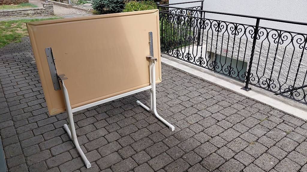 Set di tavolo e panche: Klapptisch und 4 Stühle  – Usato da Merenschwand venduto da gionatav 1