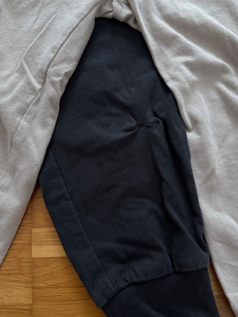 H&M Pantaloni: H&M Stoffhose Gr 104 – Usato da Richterswil venduto da Eunoia85 1