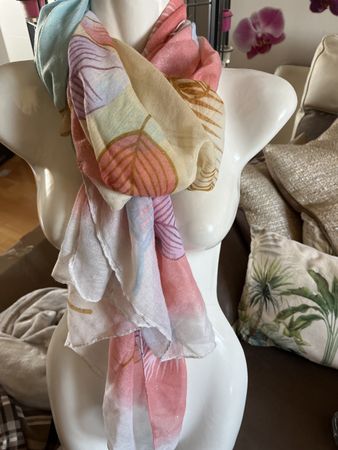 Foulard XXL d'été coloré avec imprimé feuilles