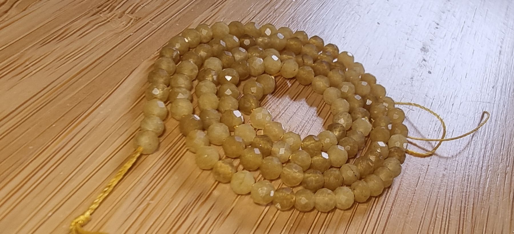 Minerali & Pietre curative: Topas facettiert 3mm. Strang – Nuovo e nell'imballaggio originale da Menziken venduto da Mirager 1