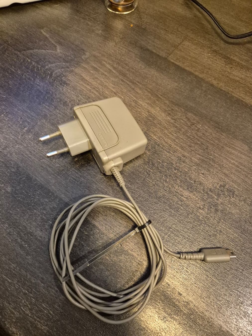 Nintendo Adattatori & Cavi: Nintendo DS charger - Untested - read description – Usato da Locarno venduto da Johnnys_Retro_Shop