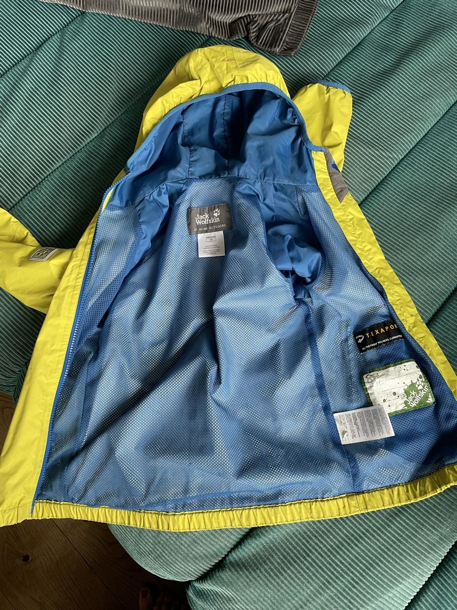 Jack Wolfskin Giacche & Cappotti: leichte Jack Wolfskin Regenjacke 128 – Usato da düdingen venduto da Kaunakakai 2