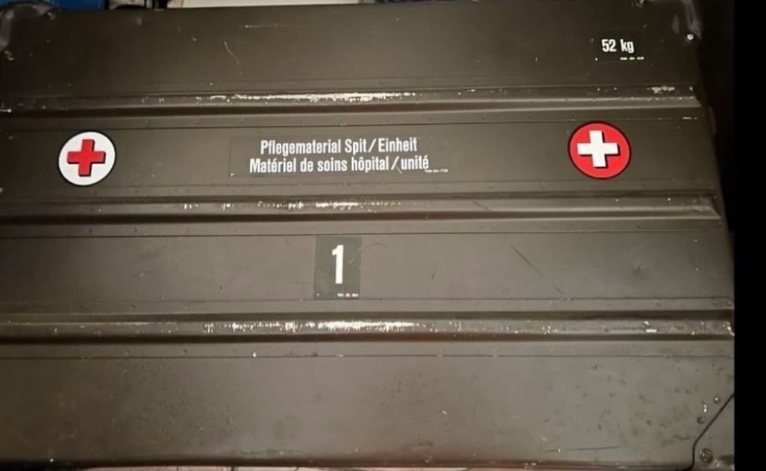Attrezzatura & Pezzi di ricambio: Kiste Pflegematerial Spital CH Armee – Usato da Monte Carasso venduto da Alexclio