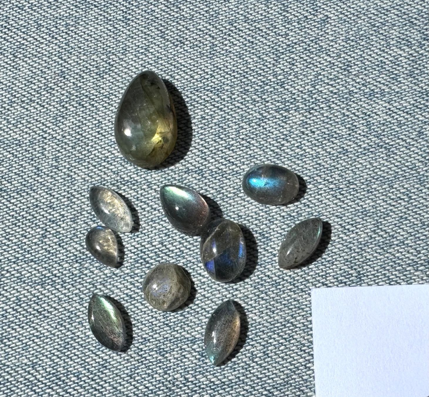 Pietre preziose: 10 Stk  Cabochons Labradorit echt gross    EXTRA viel  FEUER – Nuovo e nell'imballaggio originale da Leuggern venduto da gemshow 1