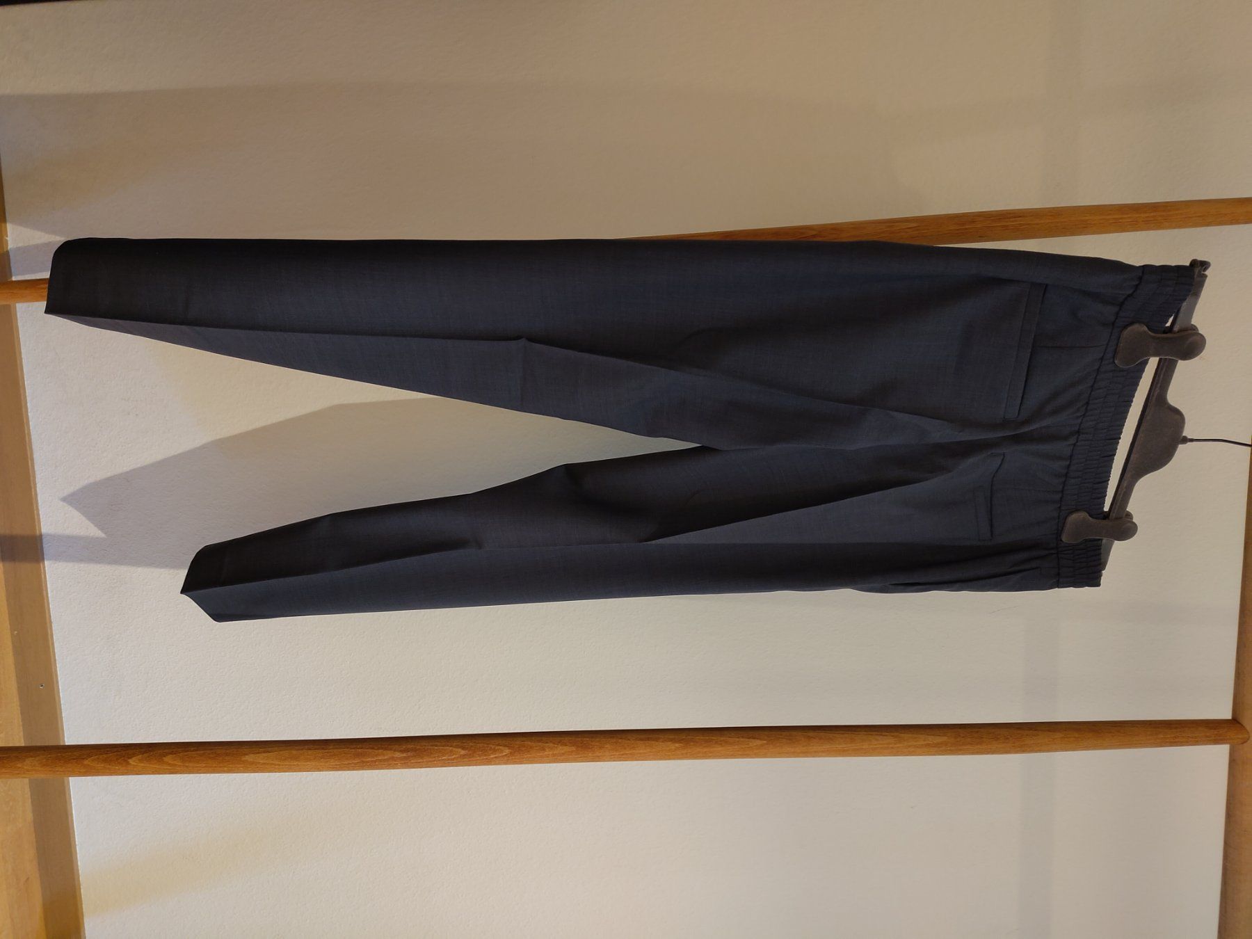 Cos Pantaloni: Hosen / COS / EUR 46 – Usato da St. Gallen venduto da swi_dnw5 7
