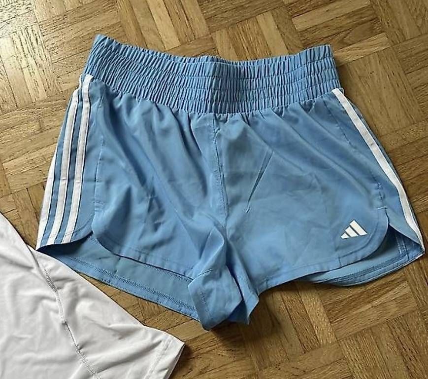 Pantaloni: Adidas Hose & Top Gr.M – Usato da Stäfa venduto da DearDarling 1