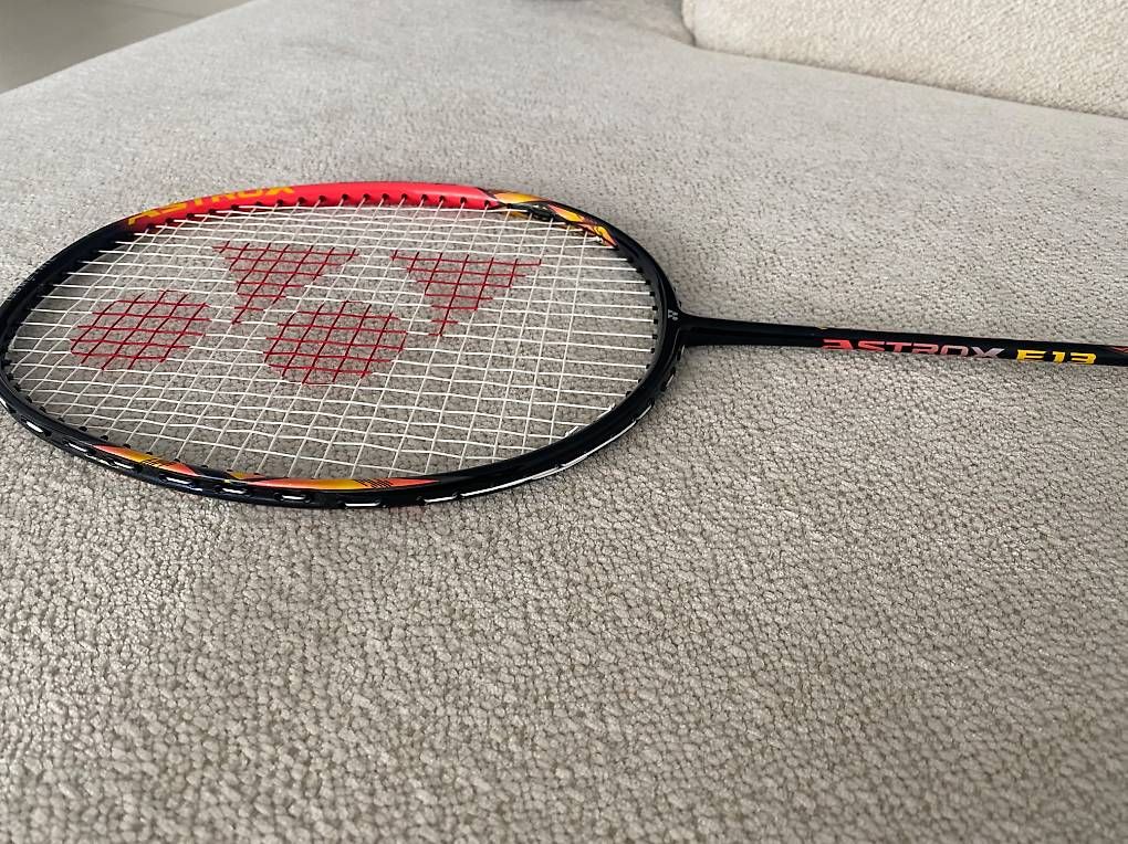 Yonex Racchette: YONEX Badmintonschläger Astrox E13 NEU – Nuovo (secondo la descrizione) da Winterthur venduto da car_gn8b 2