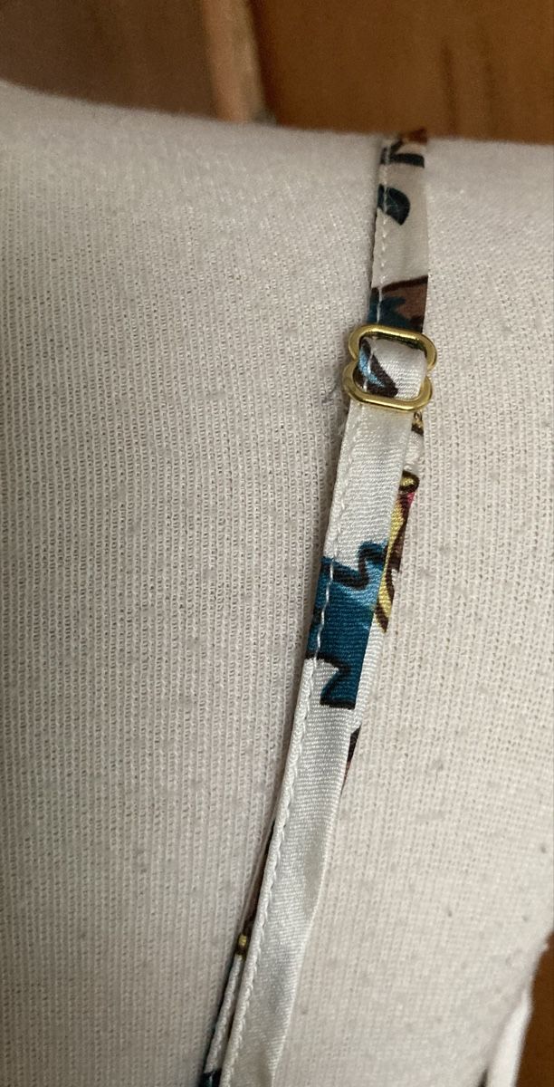 Top: Neu: Marjolaine Seidentop, Gr. 40, Blumenmuster – Nuovo e nell'imballaggio originale da Stetten AG venduto da Hanya 3