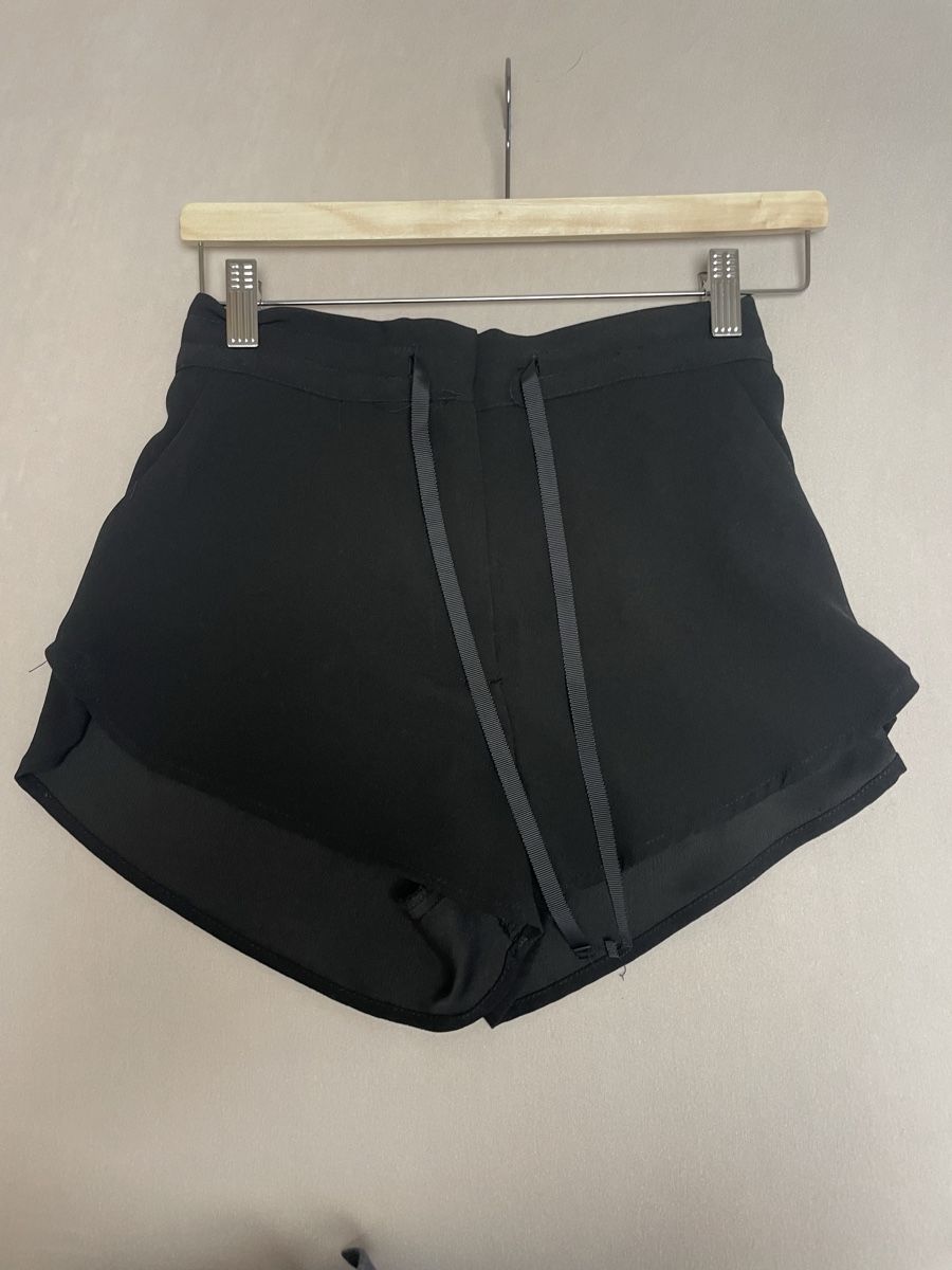 H&M Pantalons: Shorts H&M  – D'occasion à Oberkirch LU par lea_skv5