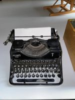 wunderschöne Hermes Media Schreibmaschine