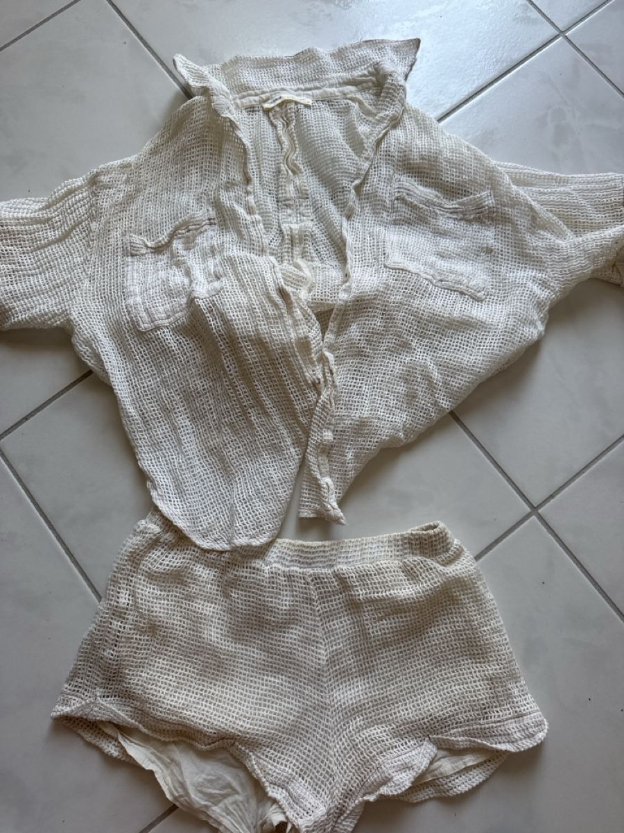 Pull&Bear Lots de vêtements: Ensemble Pull&Bear chemise short crochet blanc taille S – D'occasion à Malleray par sam_9bkx