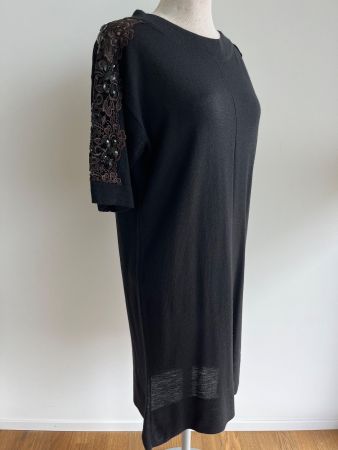 BLUMARINE Kleid schwarz bestickt, Merinowolle, Gr. 38- NEU