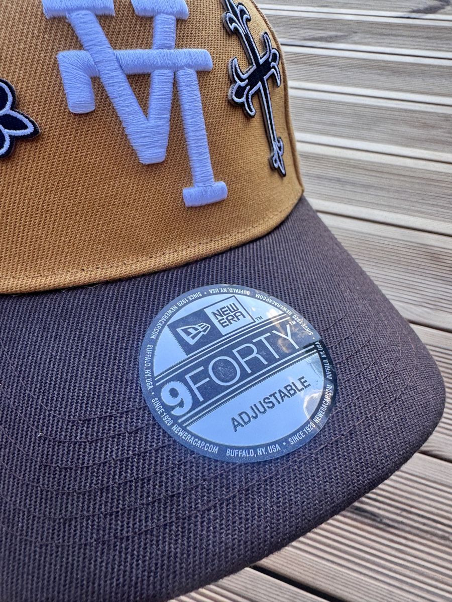 New Era Copricapi, berretti & cappellini: New Era Custom LA Gothic Cross Snapback Cap – Nuovo e nell'imballaggio originale da Caviano venduto da reselleo 4