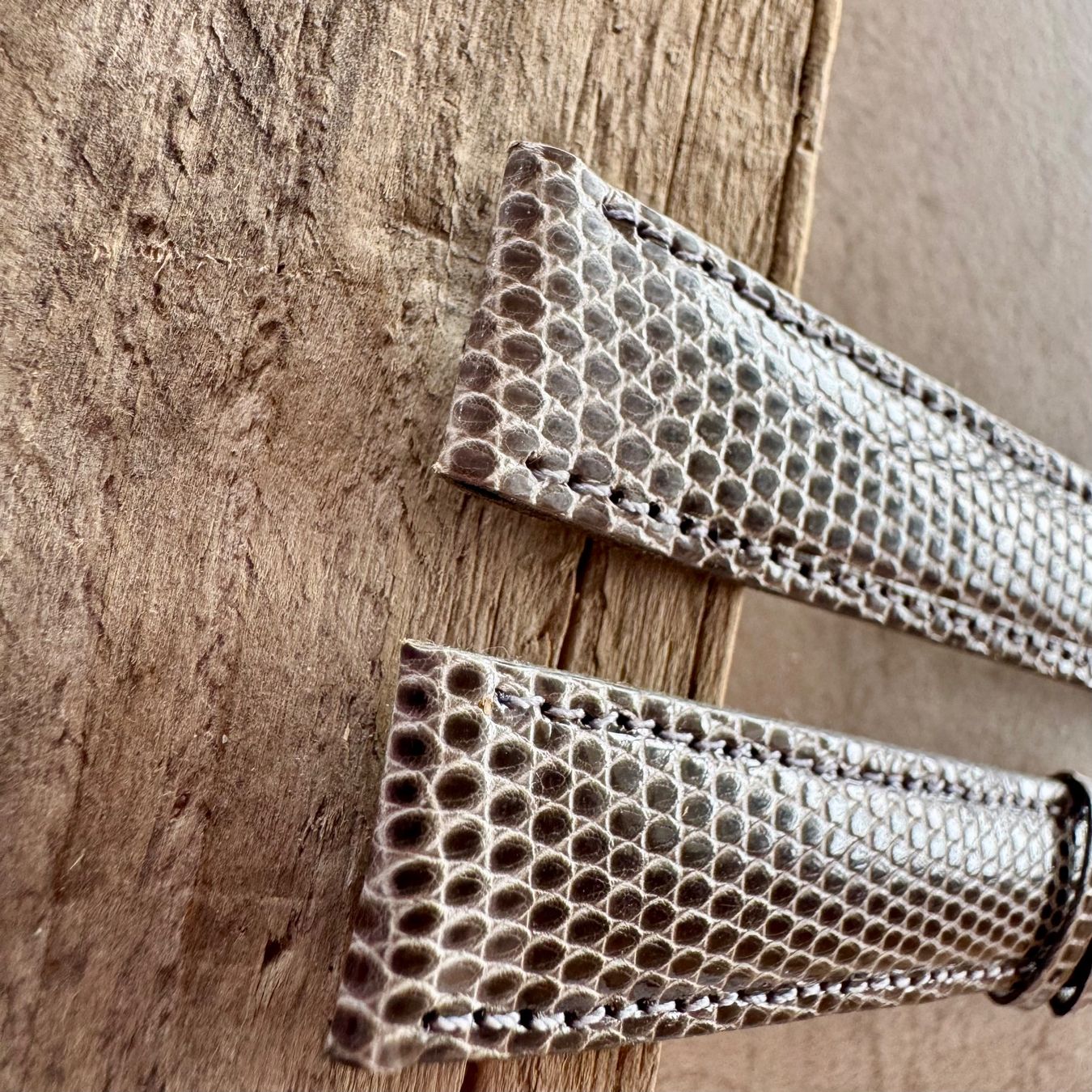 Bracciali & Braccialetti: Vintage Lizards Leather Watch Strap grey 15mm – Nuovo (secondo la descrizione) da Arzier-Le Muids venduto da Avanna 3