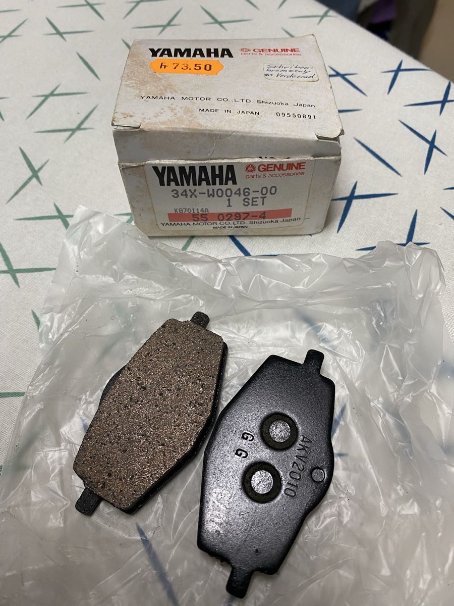 Yamaha Alle Motorradersatzteile: Yamaha Bremsbeläge Set, Originalverpackt, neu – Neu und originalverpackt aus Birmenstorf AG von monza2011