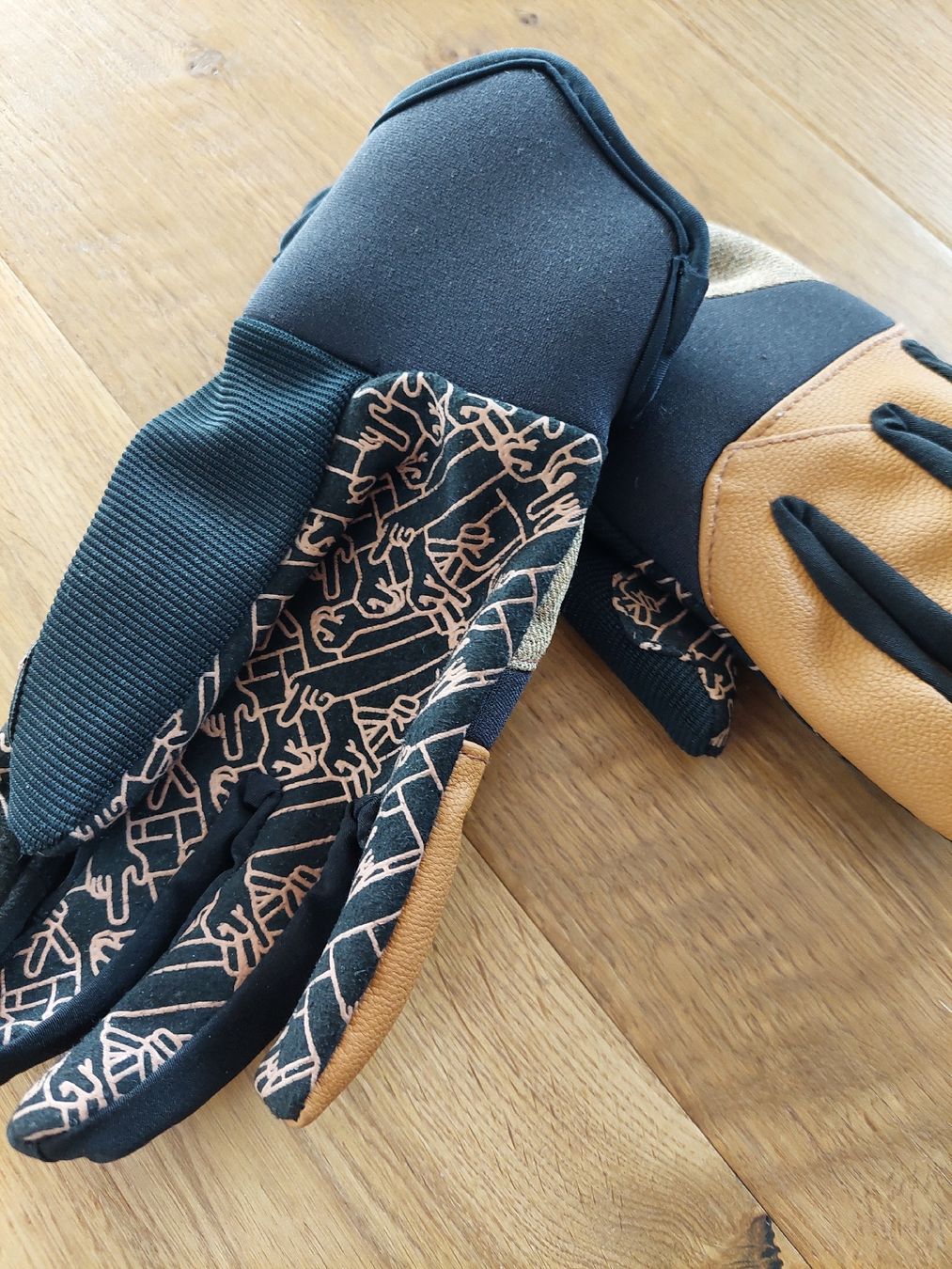 Handschuhe & Handstulpen: Level Handschuhe Gr. 6 – Gebraucht aus Schenkon von rausausdemhaus 1