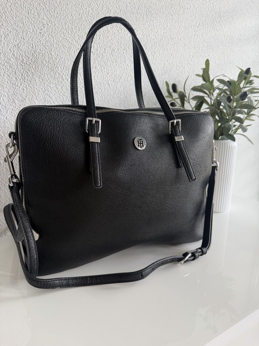 Tommy Hilfiger Borse da donna: Tommy Hilfiger Laptop Tasche – Usato da Adlikon b.Regensdf venduto da Nicoleludha