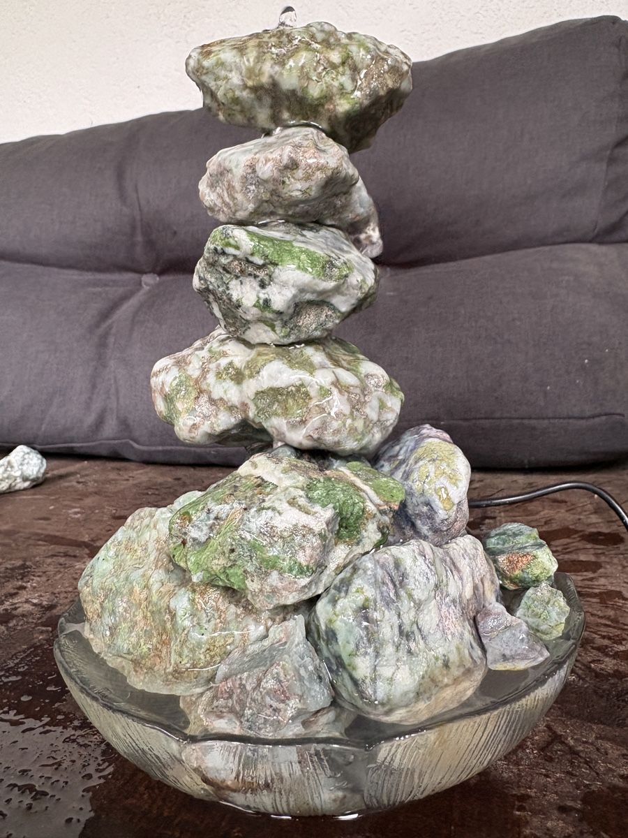 Stagni & Fontane ornamentali: Gabbro Smaragd Dekoration Stein-Brunnen  – Nuovo (secondo la descrizione) da Rüti b. Büren venduto da Sonnen-Mond 3