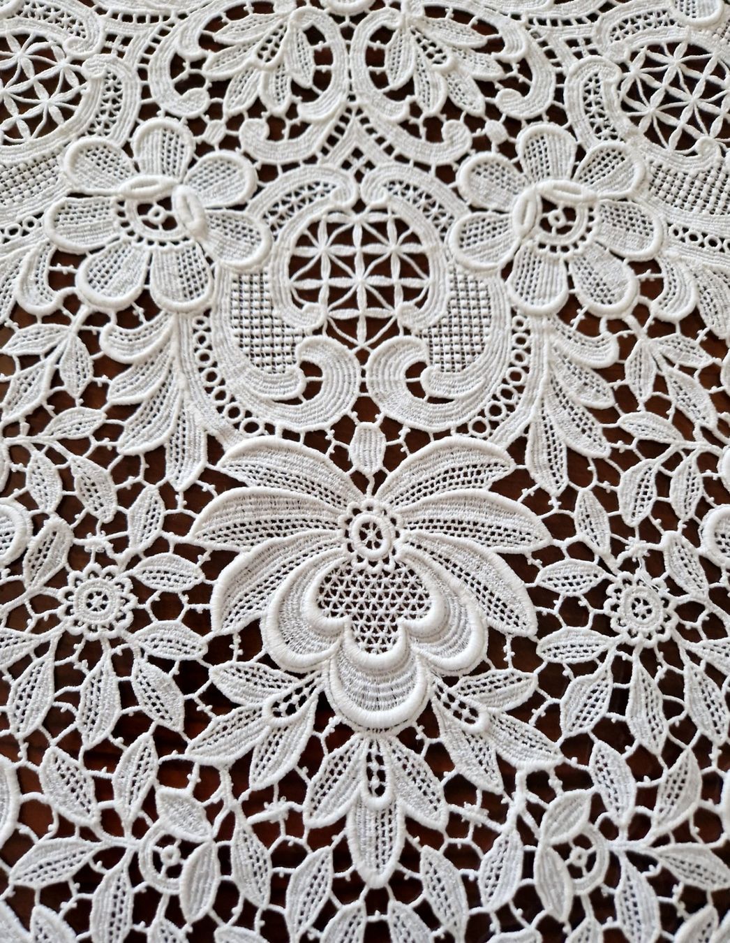Sonstige Tischwäsche: Plauener Spitze Tischdecke  Dm 85cm – Neu (gemäss Beschreibung) aus Bern von Antikbatik 9