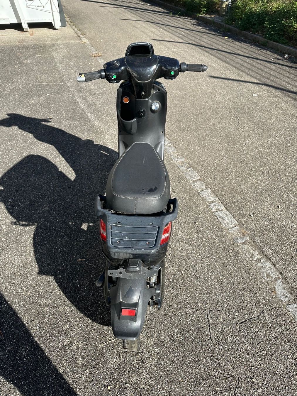 Veicoli elettrici: Elektroroller E-Scooter – Difettoso da Liestal venduto da FuV01 2