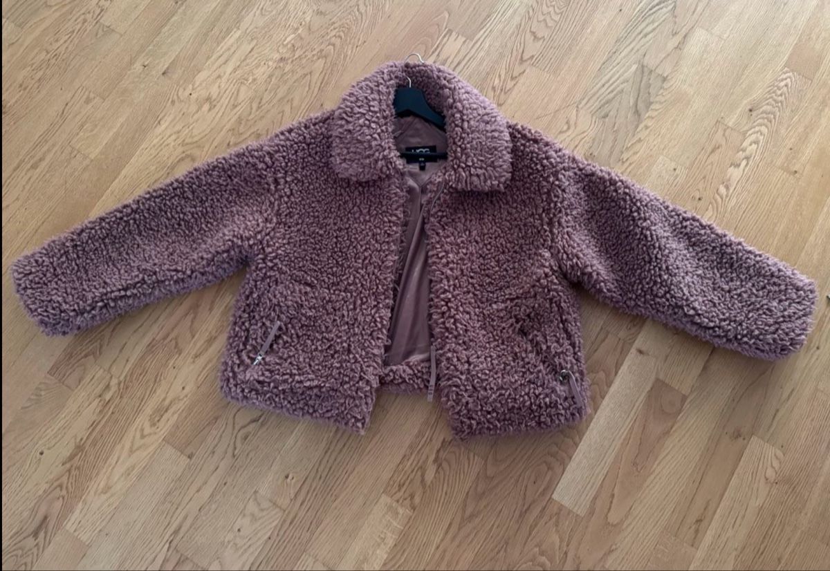 Ugg Jacken: Flauschige UGG Winterjacke – Gebraucht aus Rüegsauschachen von nai_2jfm