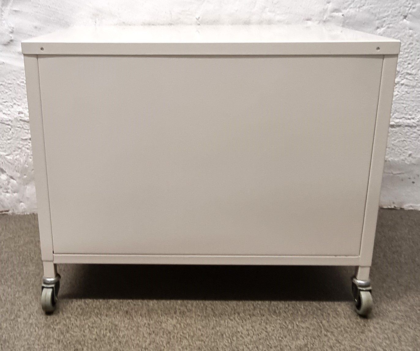 Ikea Armadi: IKEA PS Metallschrank  Rollcontainer Crèmeweiss – Usato da Bern venduto da ros_v7ry 2