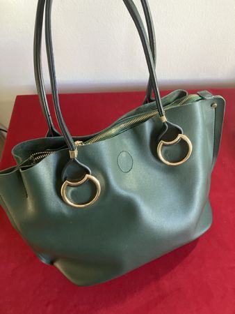 Schicke Handtasche in Grün – ideal für den Herbst!