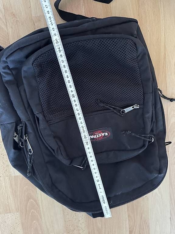 Zaini: Eastpak Rucksack schwarz – Usato da Hütten venduto da bri_kkp6 1