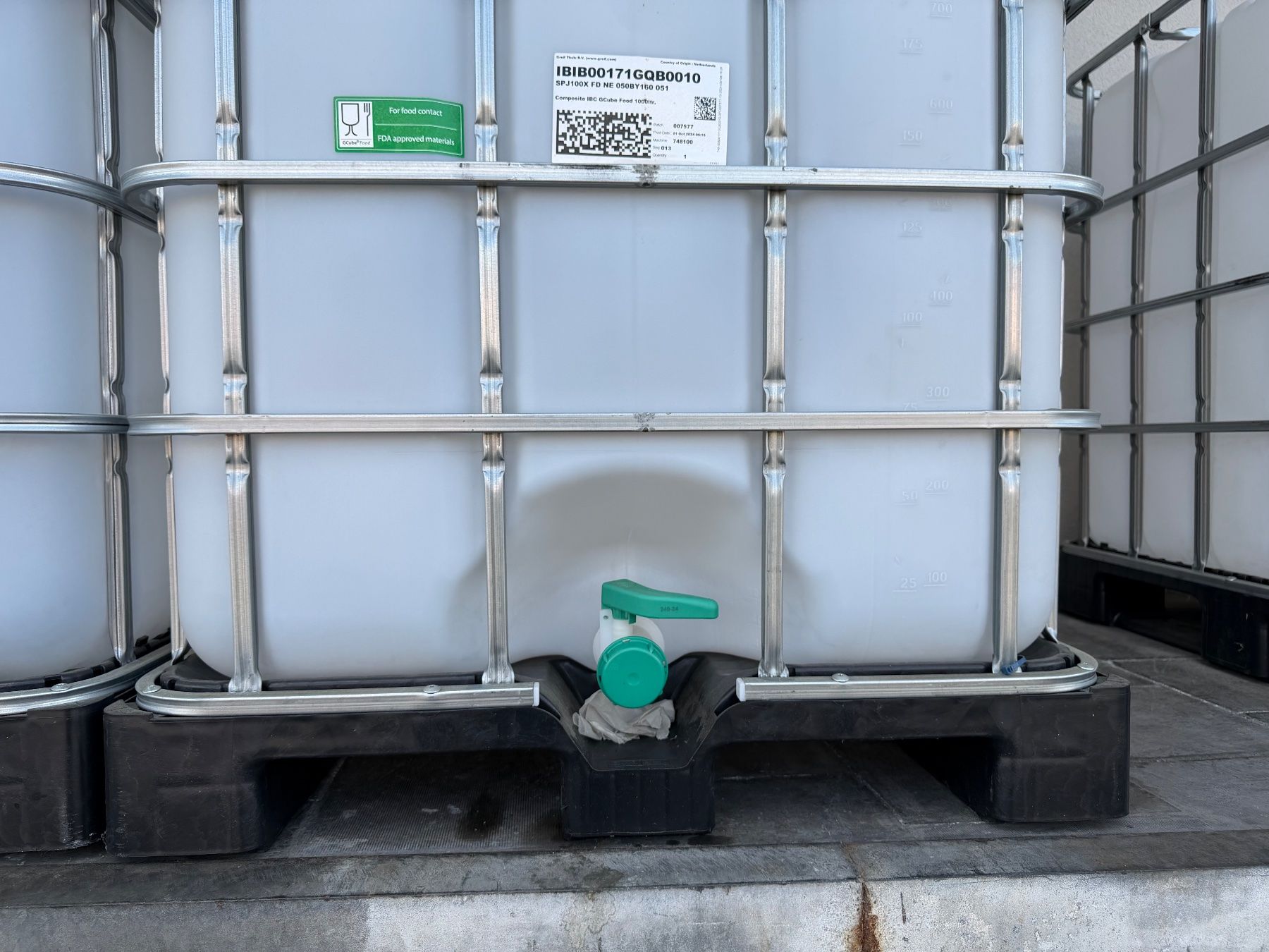 Abbeveratoi e trogoli: IBC CONTAINER 1000L MIT KUNSTSTOFFPALETTE – Usato da Schlieren venduto da VintageType 4