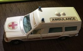 Spielzeugauto Krankenwagen