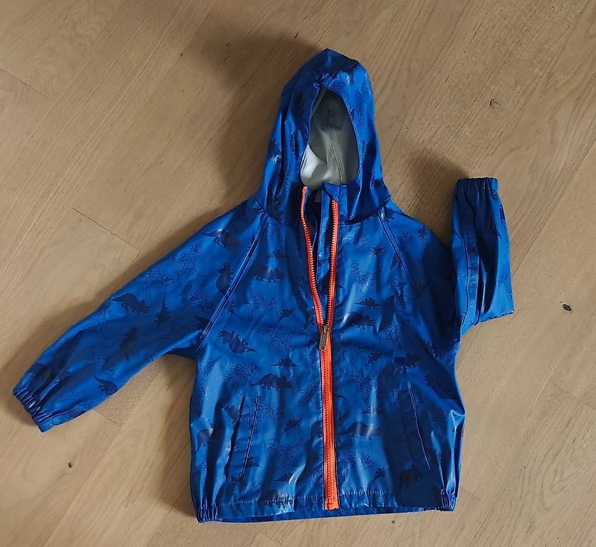 C&A Jacken & Mäntel: Regenjacke Gr 110, C&A / Rain jacket – Gebraucht aus Zürich von ElizavetaT