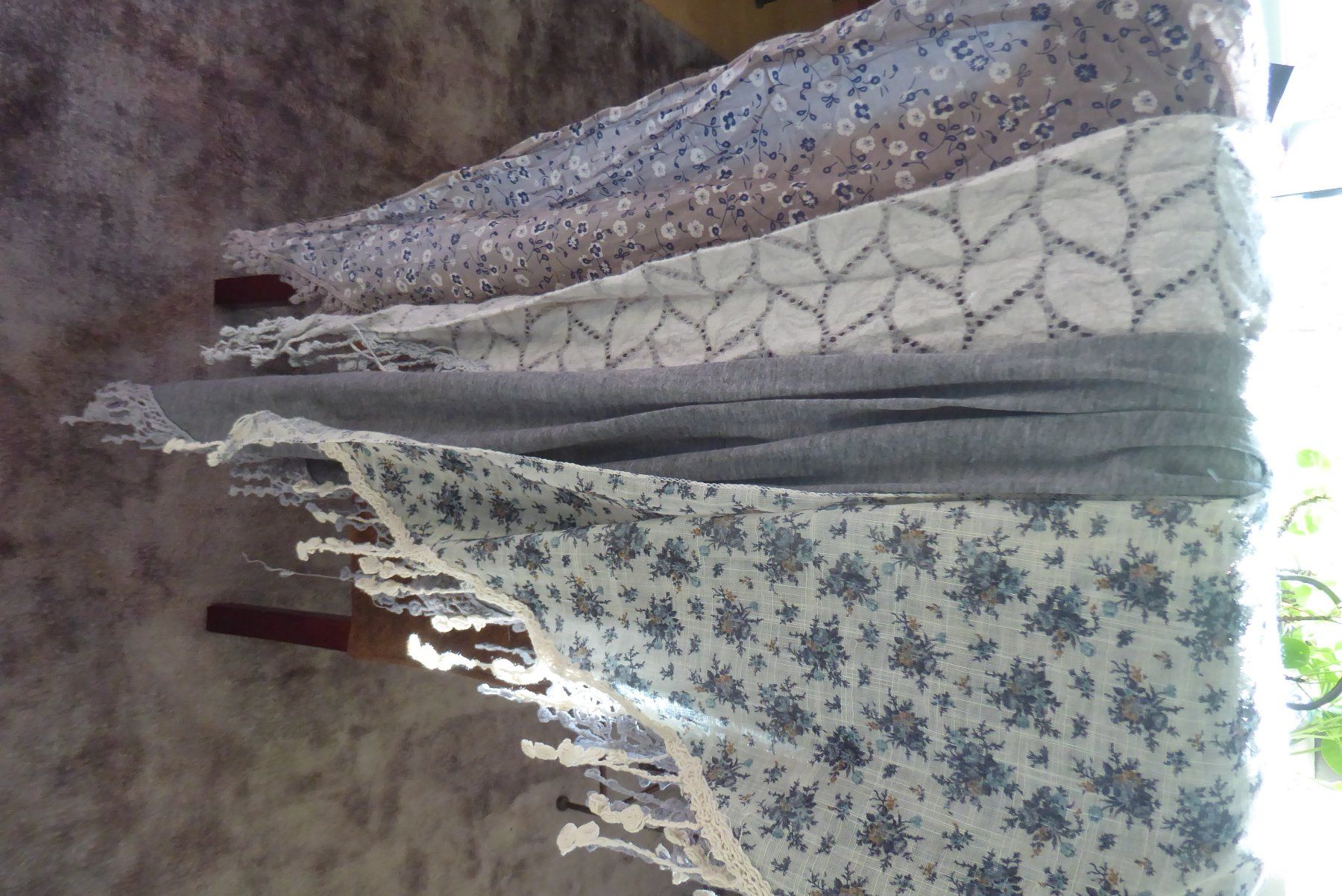Foulard & Sciarpe: 4 Romantische Schal – Usato da Sargans venduto da Benziner 6