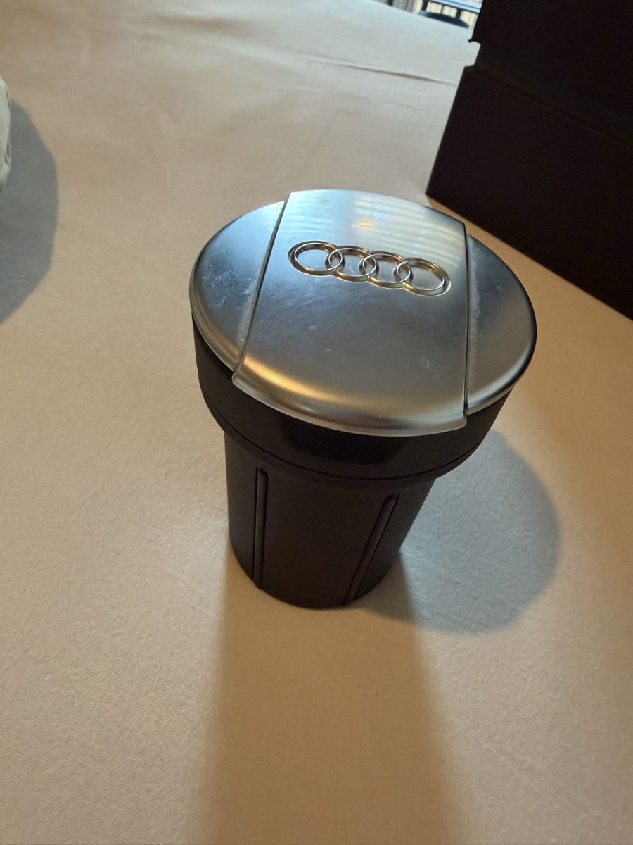 Cendriers: Cendrier Audi aluminium  – Neuf (Voir description) à Bernex par pre_hbr2