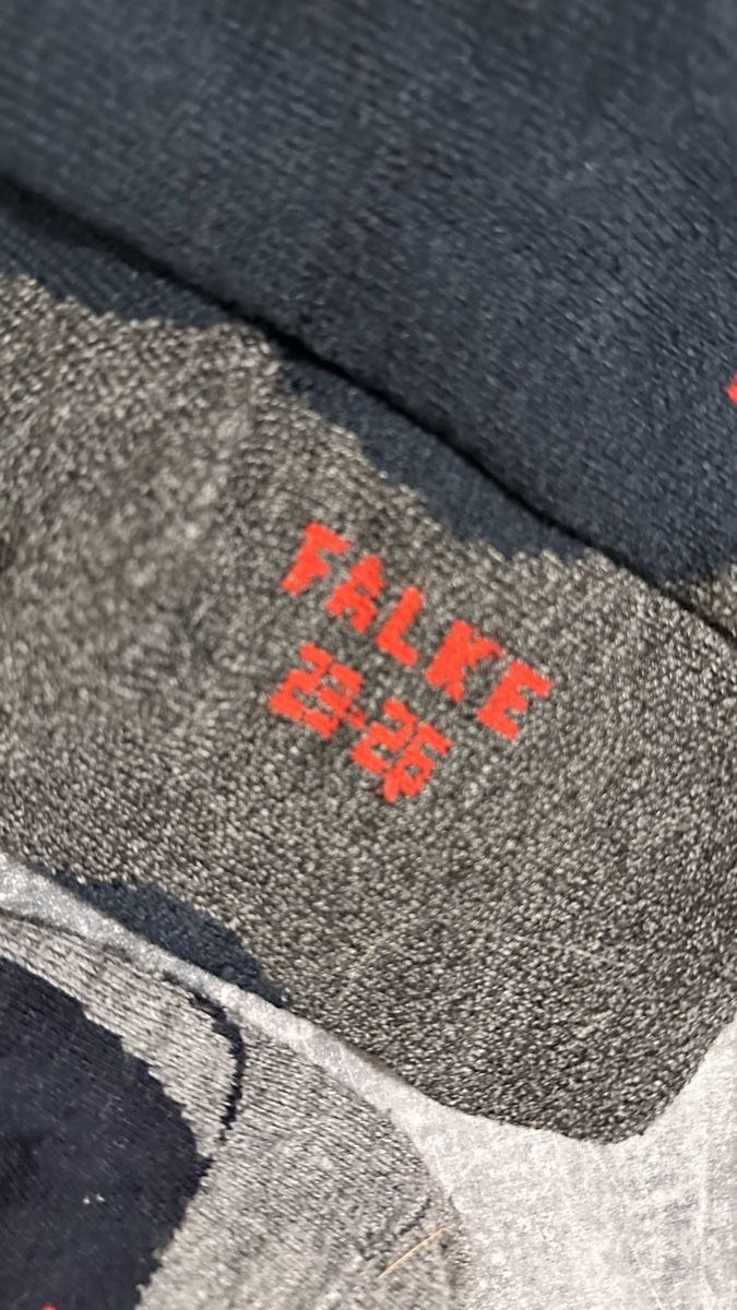 Falke Calze per bambini: Winter Socks Bundle: Falke, Wedze. Size 23-26. – Usato da Andermatt venduto da stark19 1