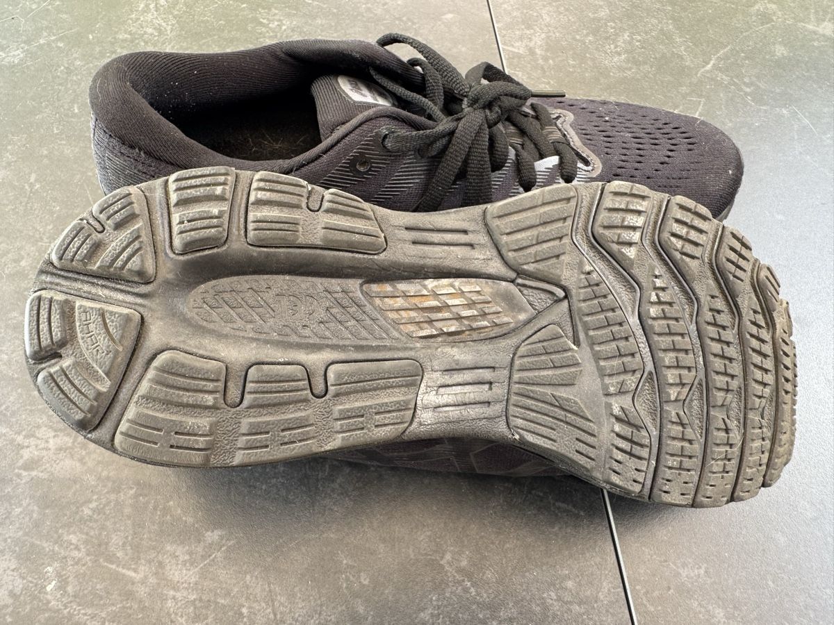Asics Scarpe da uomo: Asics Schuh Grösse 41.5  – Usato da Thun venduto da Pfausi1966 2