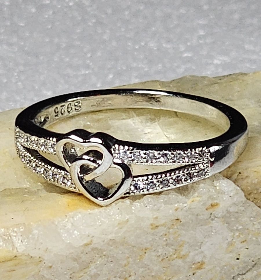 Anelli: Eleganter Ring Herzen, 925 versilbert, Gr. 8 – Nuovo (secondo la descrizione) da Grenchen venduto da maretop