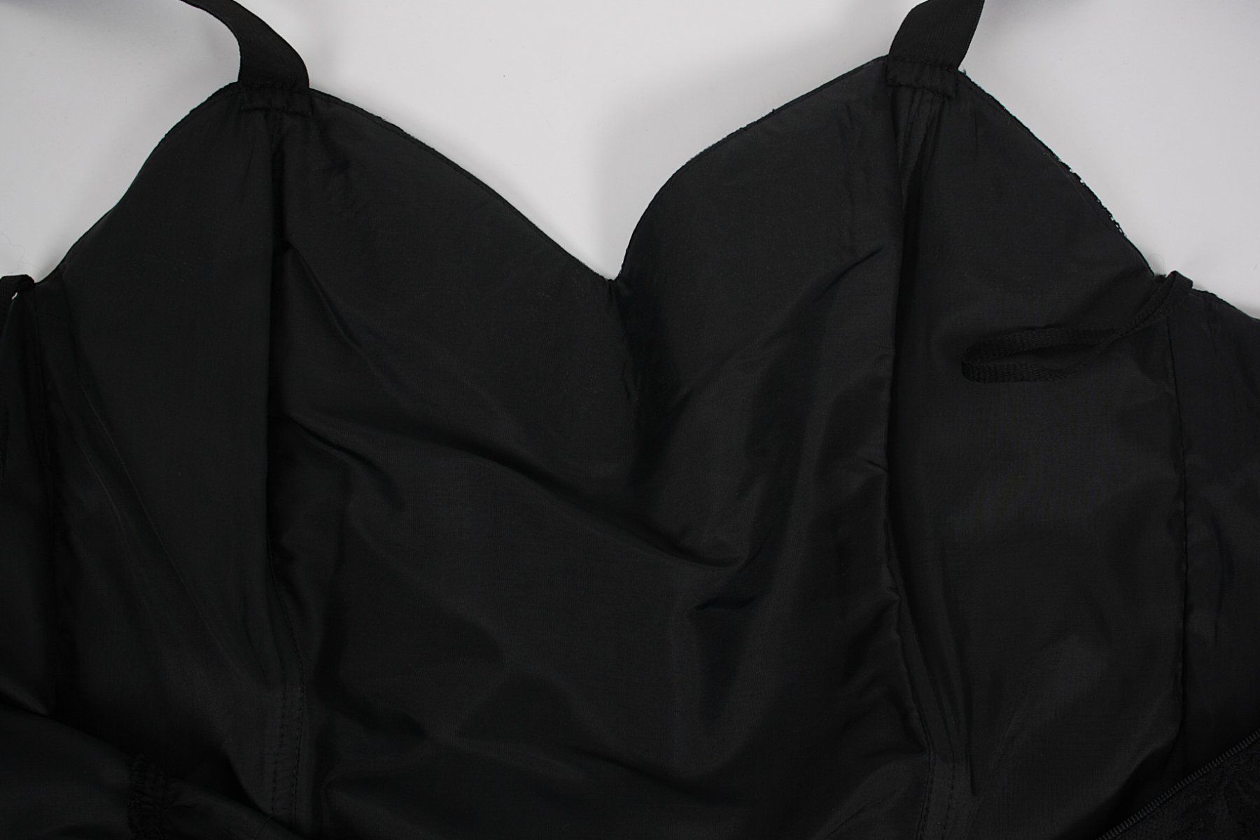 Kleider: Schwarzes Spitzenkleid – Gebraucht aus Zollikofen von Restwert_Zollikofen 6