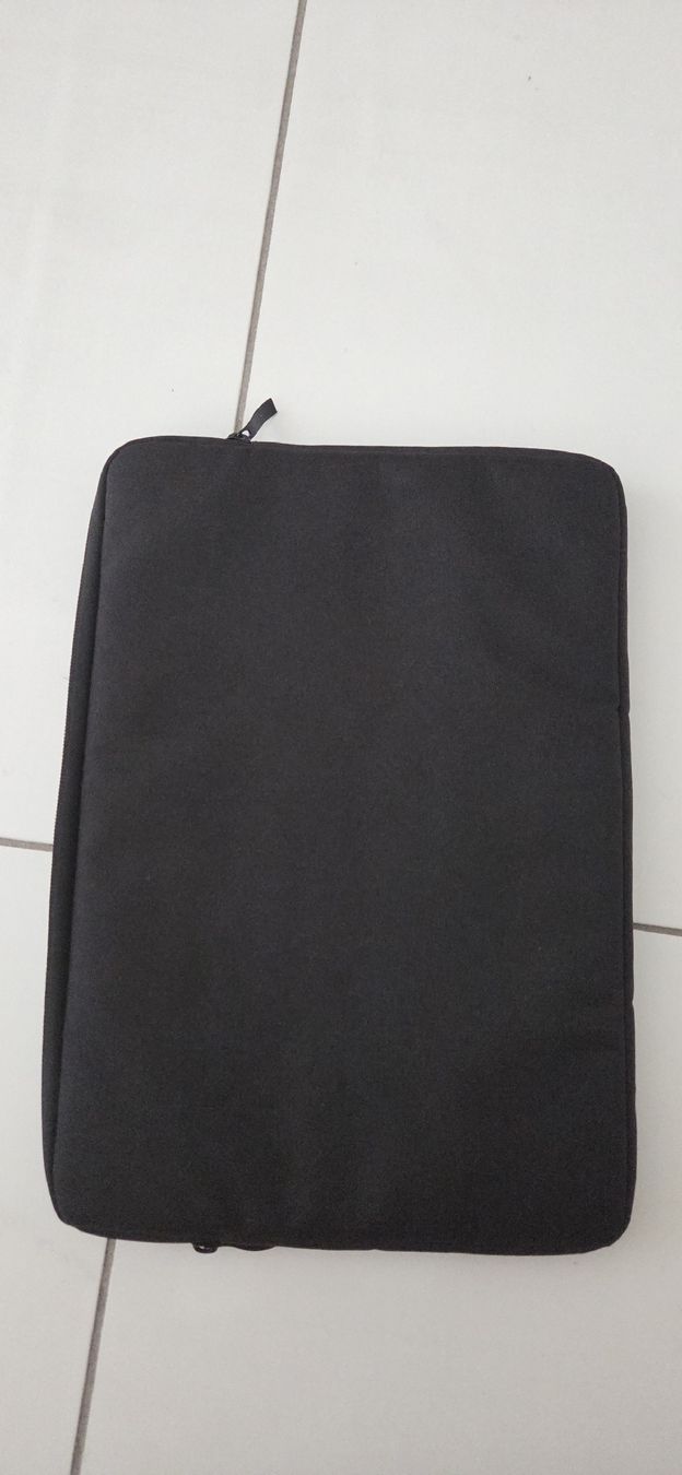 Apple Notebooks: MacBook Air – Gebraucht aus Regensdorf von red_9tdl 3
